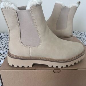 NEW Women’s size 8 J. Crew Chelsea boots